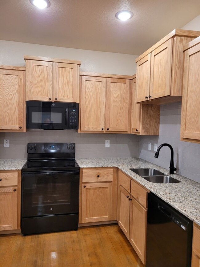 Building Photo - 1911 Caspian Trl