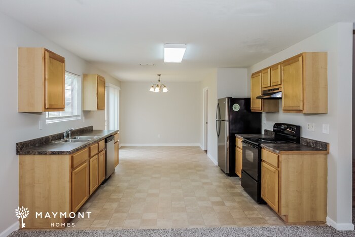 Building Photo - 131 Ranier St