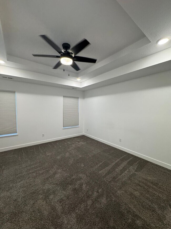 Building Photo - 3 bedroom 2 bath house