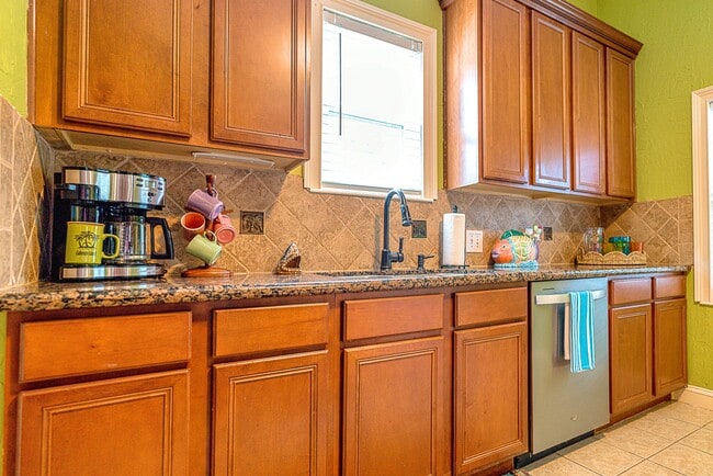 Building Photo - 2001 36th St