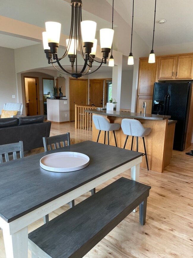 Building Photo - Cozy tranquility 6mi from Mayo 4bed/3bath