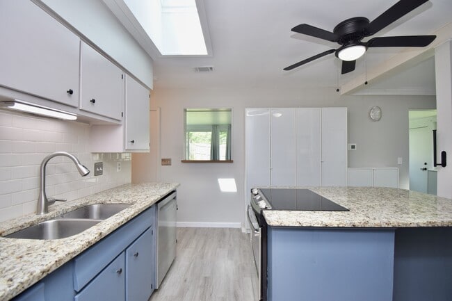 Building Photo - 12143 Audie Ct