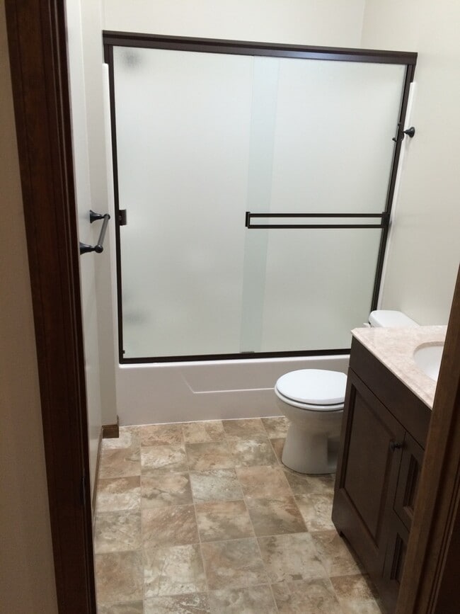 Building Photo - 104 S 5th St