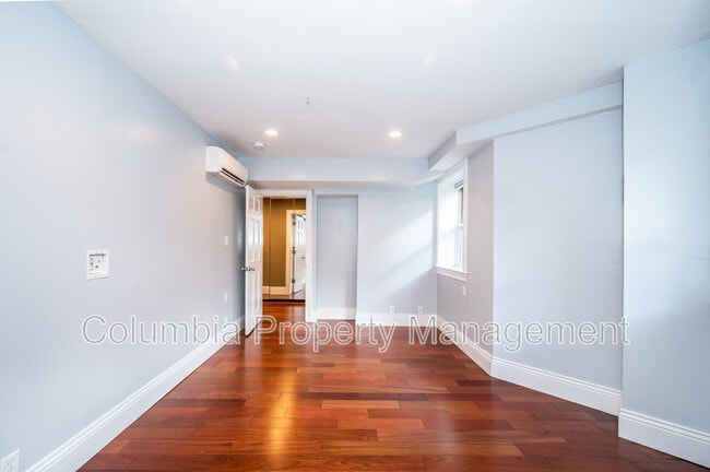 Building Photo - 1219 Q St NW