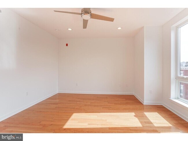 Building Photo - 1629 Swain St