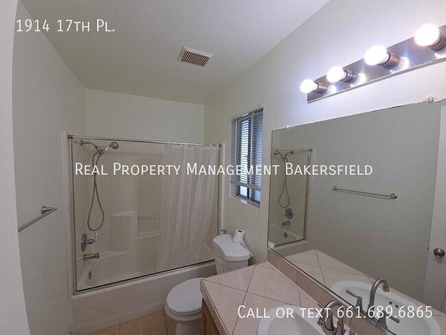 Building Photo - 1914 17th Pl