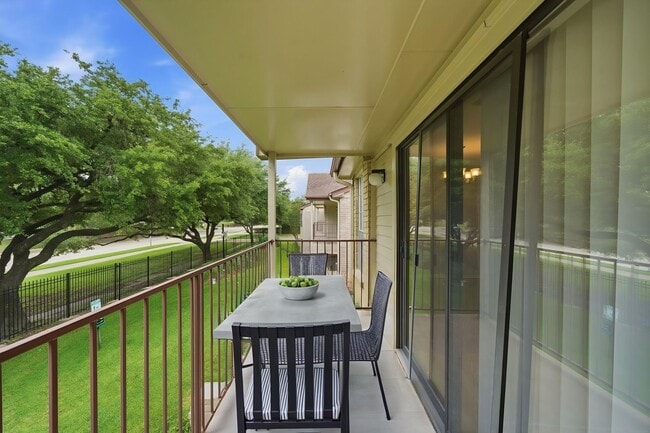 Building Photo - 2120 El Paseo St