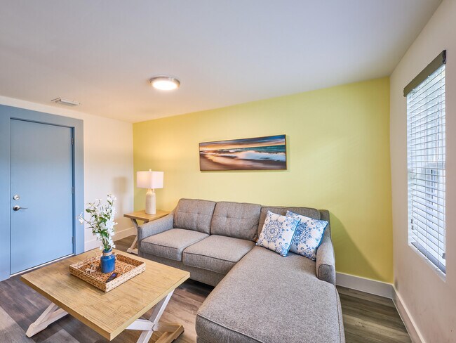 Building Photo - 2020 Washington St