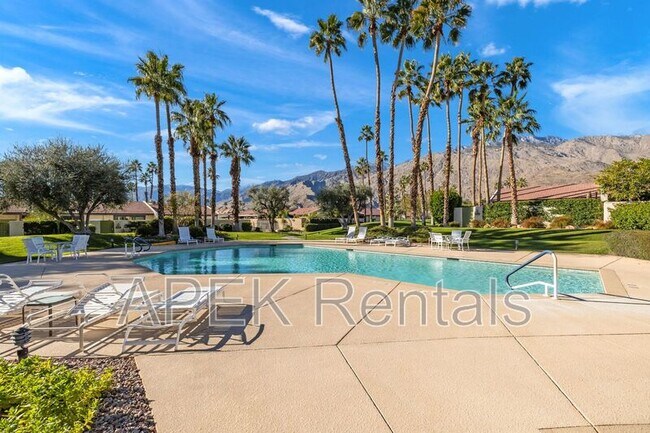 Building Photo - 1317 E Amado Rd