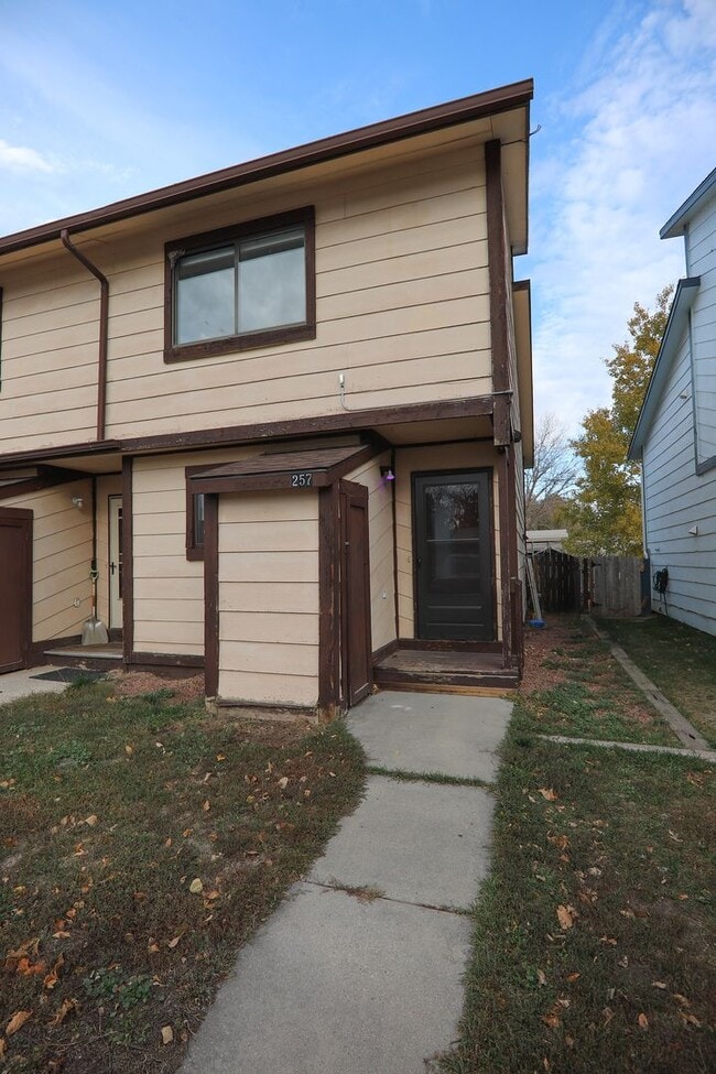 Primary Photo - 257 Canby St