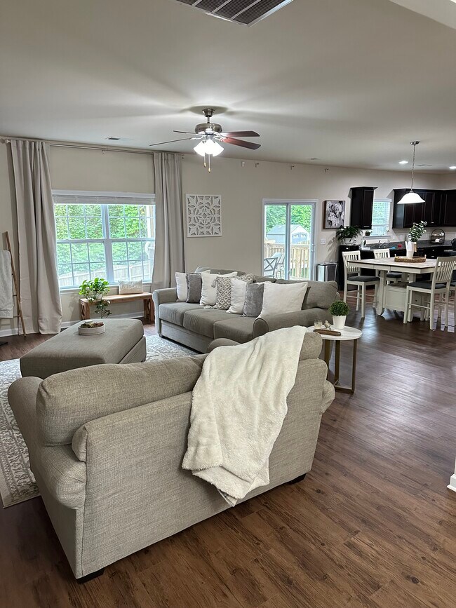 Building Photo - 1030 Campbell Ridge Dr