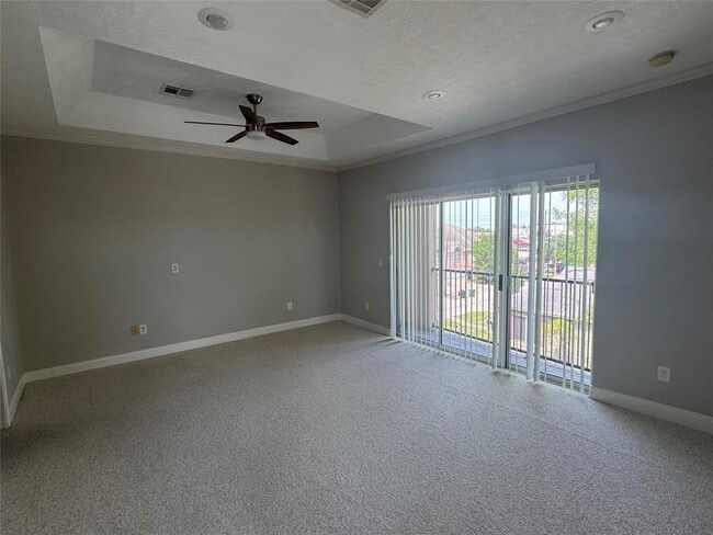 Building Photo - 1419 Sandman St