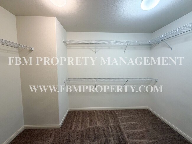 Building Photo - 5412 Persimmon Dr