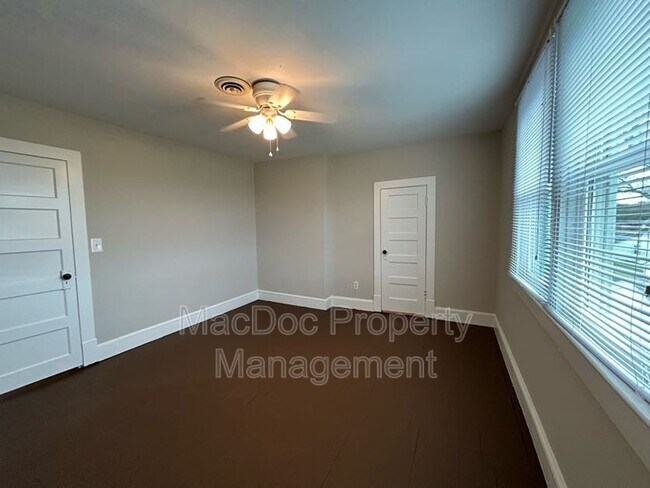 Building Photo - 15471 U.S. Rte 1