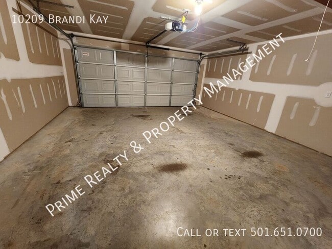 Building Photo - 10209 Brandi Kay Dr