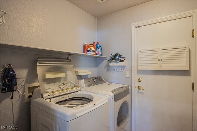 Building Photo - 5106 Stone Cove St