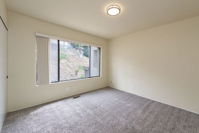 Building Photo - Spacious SDSU Townhome For Rent!