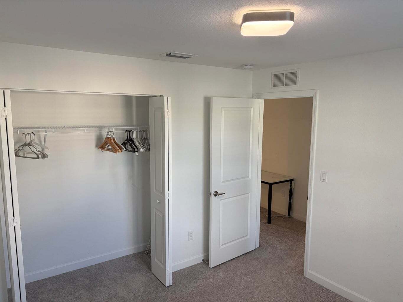 Building Photo - 4181 Lagoon Shore Dr