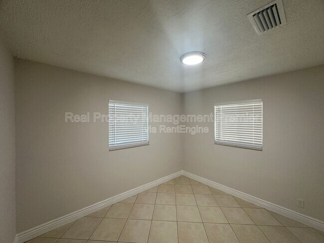 Building Photo - 1264 Ct-25