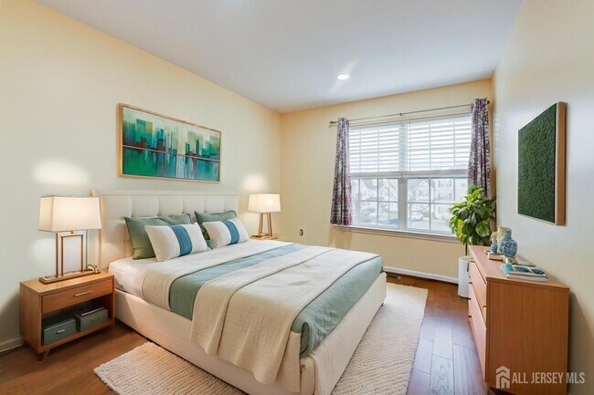 Building Photo - 609 Blossom Cir