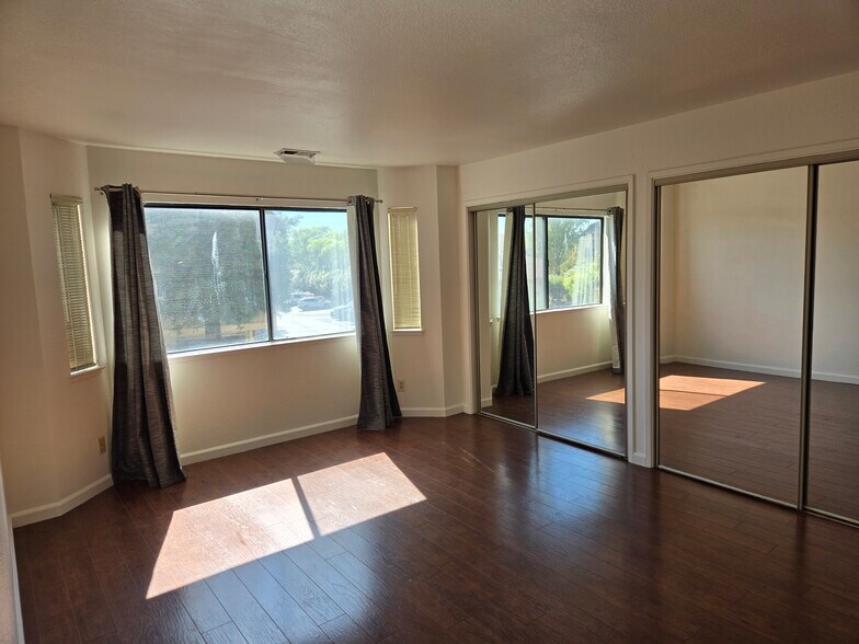 Building Photo - 16989 Sorrel Way