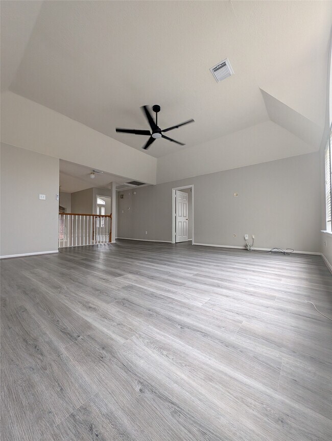 Building Photo - 8803 Wheatland Dr