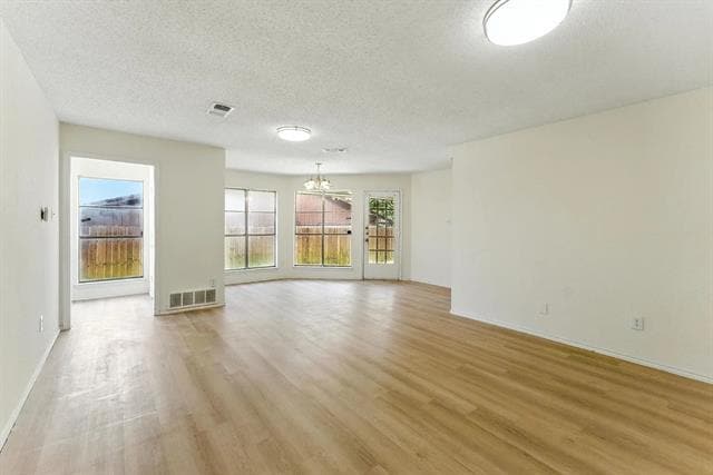 Building Photo - 6907 W Cleburne Rd