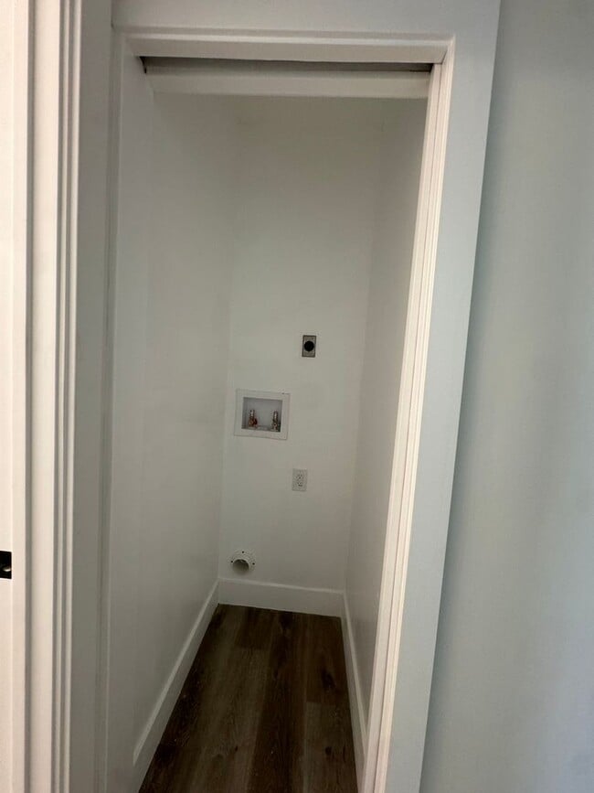 Building Photo - Newly Build 1 Bedroom Apartment ADU - Mira...