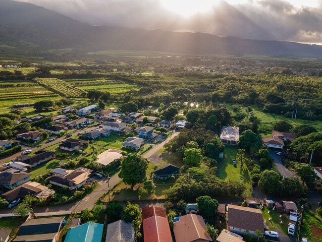 Building Photo - Newly Renovated Waialua Home on 1 Acre w/ Mountain Views – Pets Welcome