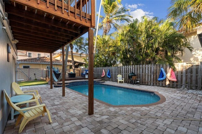 Building Photo - 284 44th Ave