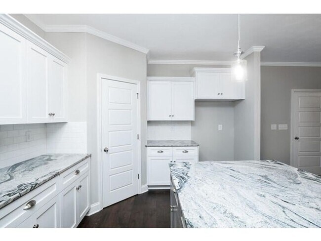 Building Photo - 210 Palisade Rdg