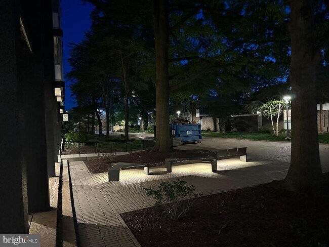 Building Photo - 1301 Delaware Ave SW