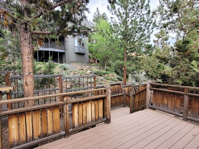 Building Photo - Spacious House, Front & Back Porch! Awbrey Butte Hillside with Mountain Views. Furnished 30-Day Min.