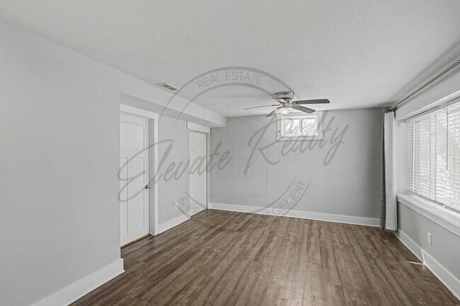 Building Photo - Four Bedroom Ranch with Finished Basement in Clarksville!