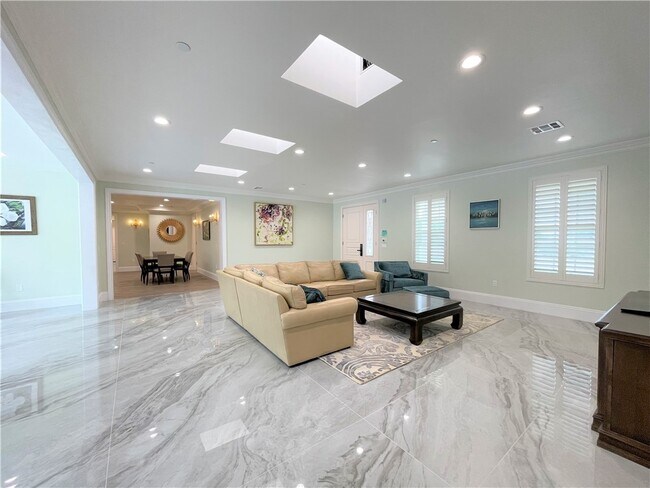 Building Photo - 10 Sweetbay Rd