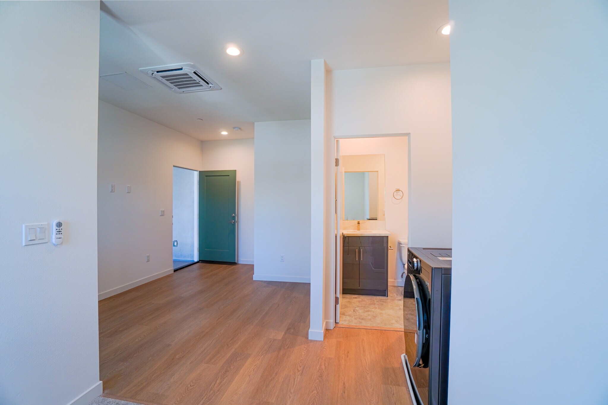 Interior - 2225 Bonita Ct