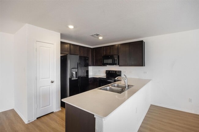 Building Photo - 1125 Largemouth Ln