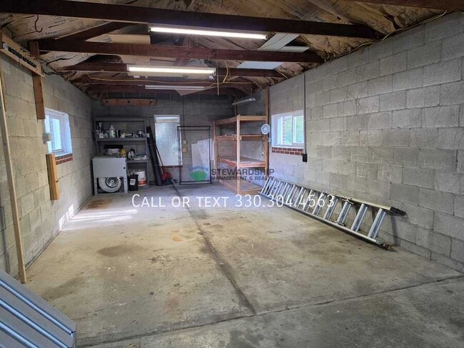 Building Photo - 1040 Stuart St NW