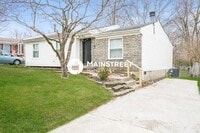 Building Photo - 3 Bedroom Pet-Friendly Home in LOUISVILLE, KY with Main Street Renewal