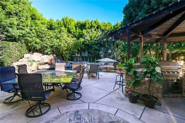 Building Photo - 250 Santo Tomas Ave