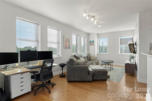 Building Photo - 1315 East Blvd