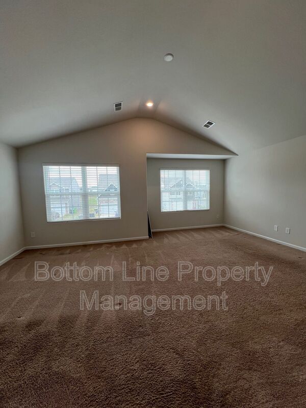 Building Photo - 608 Frosty Way