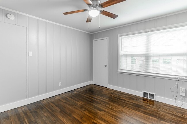 Building Photo - 345 S White Station Rd