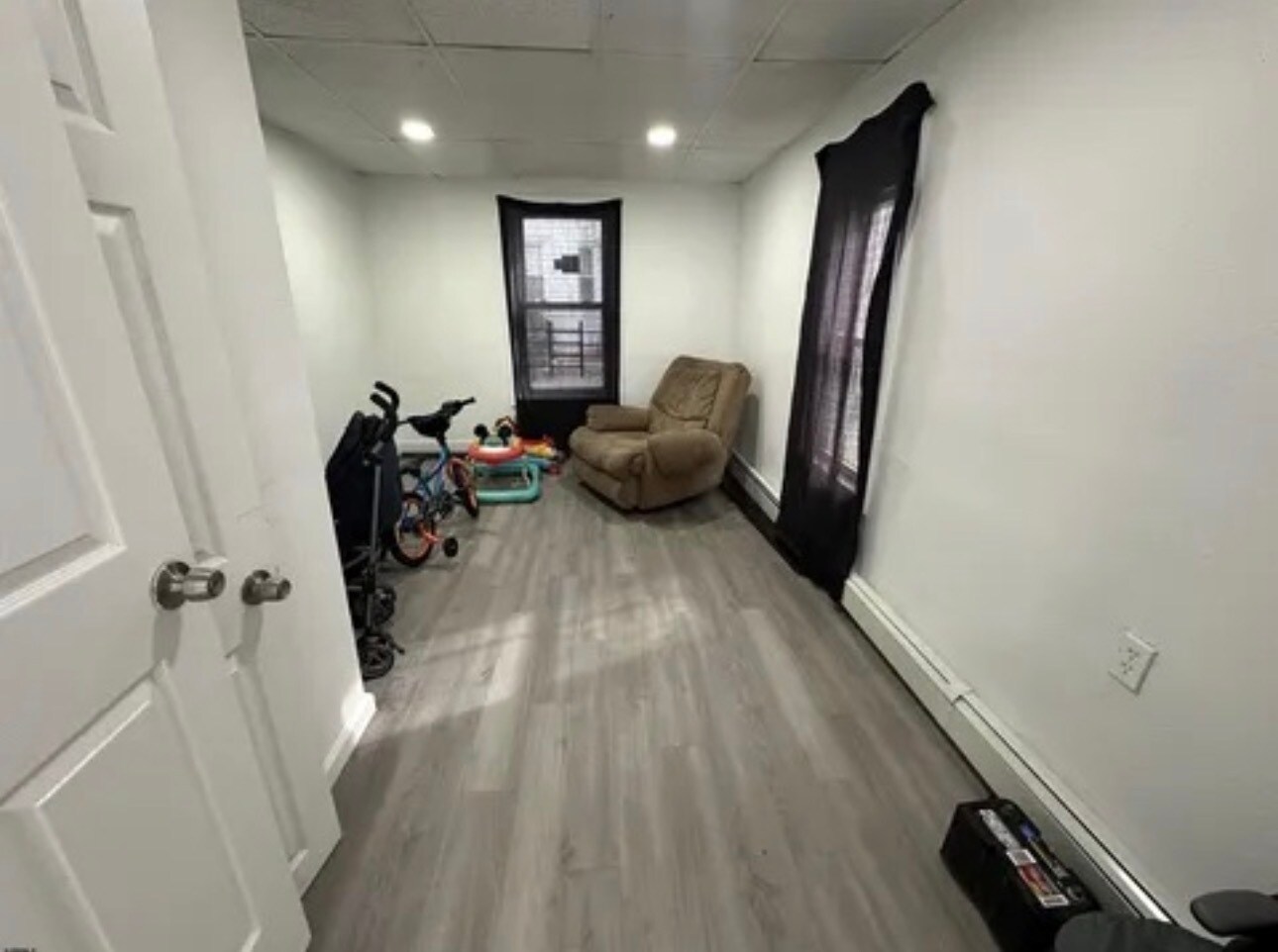 Building Photo - 20 S Bellevue Ave