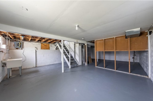 Building Photo - 1282 Summit Dr