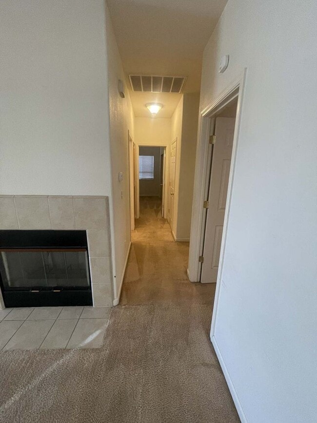 Building Photo - Nice 3-Bedroom House