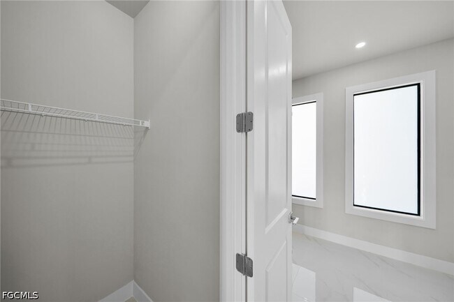 Building Photo - 2913 14th St W