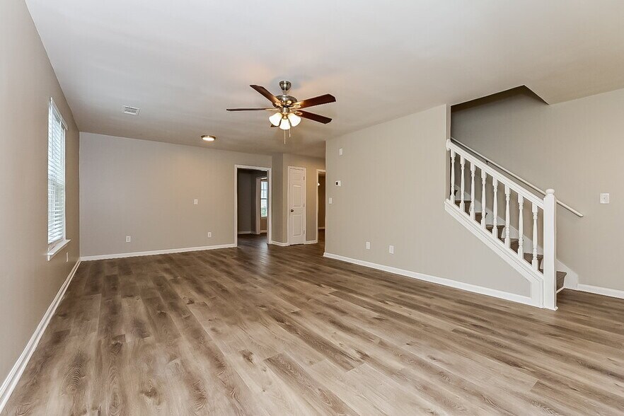 Building Photo - 3360 Waggoner Ln