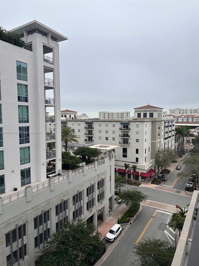 Building Photo - 301 Altara Ave