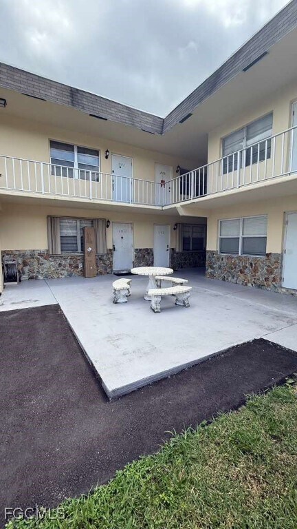 Primary Photo - 1449 N 14th Way